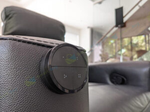 Philips Hue Tap dễ cài đặt, có thể tháo rời để mang theo